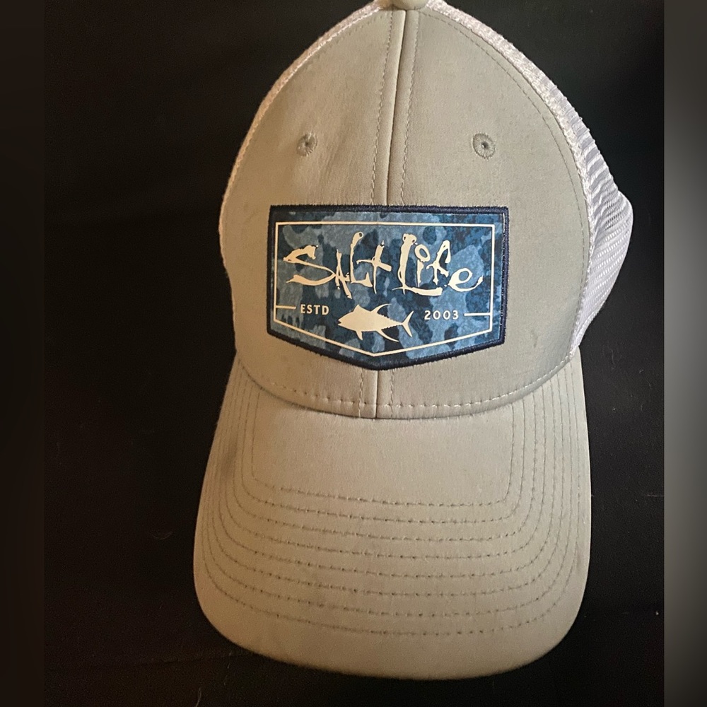White/ Grey Saltlife Trucker Hat